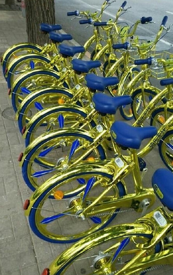 一度跌超10%，特斯拉市值一夜蒸发超6400亿元，美股“七巨头”指数进入技术性调整区间！啥情况？